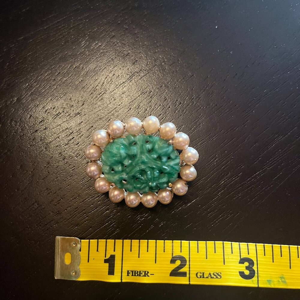 Vintage Marvella Carved Glass Jade & Faux Pearl Brooch - Picture 3 of 5